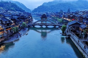 安秀芳摄影作品 凤凰古城之夜 供大家欣赏分析